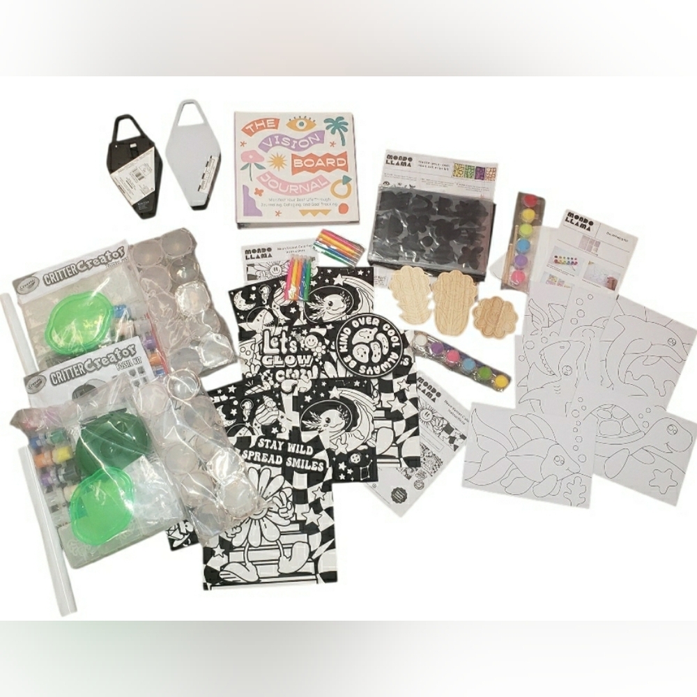 Party Favor Bundle Crayola, Mondo, Creature Kit, Fossil Kit